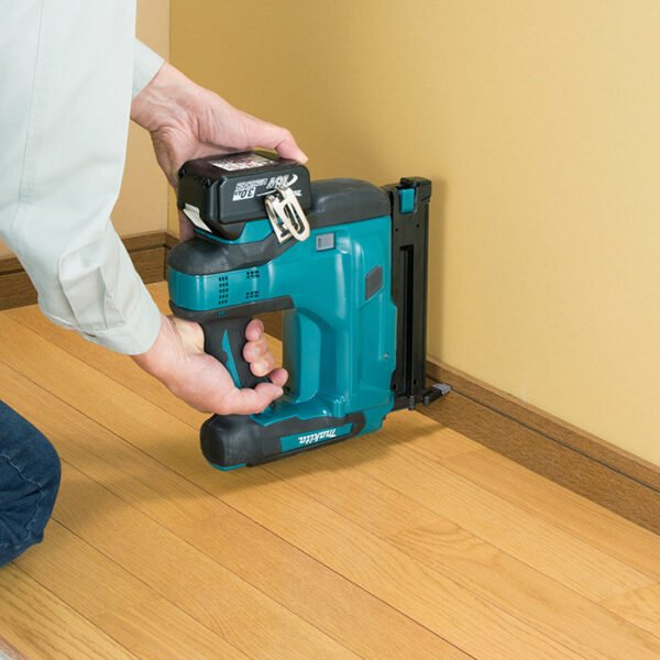 PINADOR 18GA 50MM A BATERIA 18V LXT MAKITA - Imagem 4